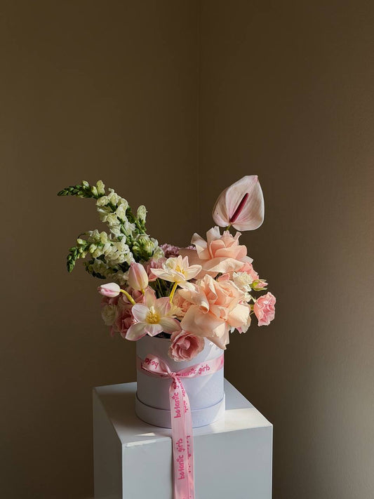 Petite Bloom Box – Pastel Palette (Florist's Choice)